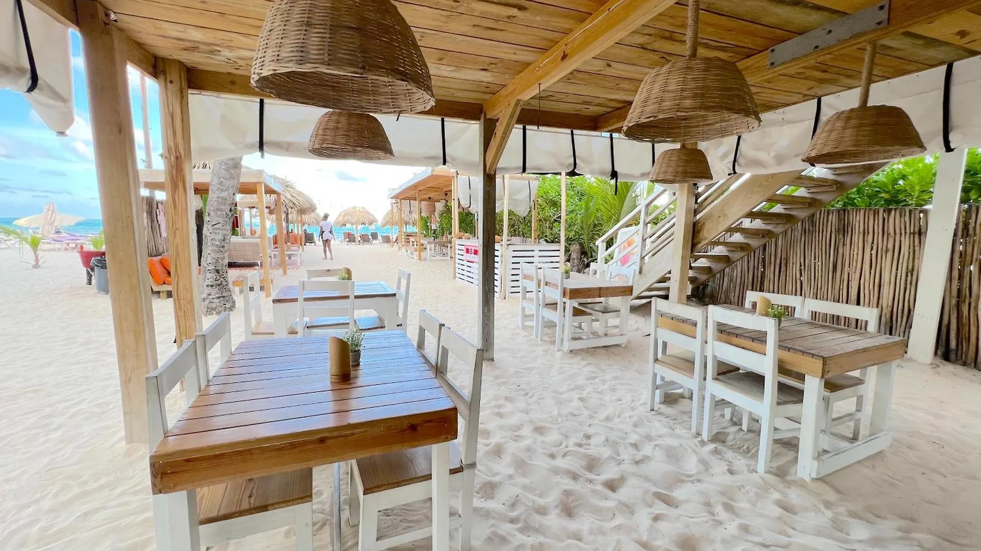 ***** Hotel Vacation Suites With Rooftop Pool, Spa, Restaurants - Playa Los Corales Punta Cana Dominican Republic