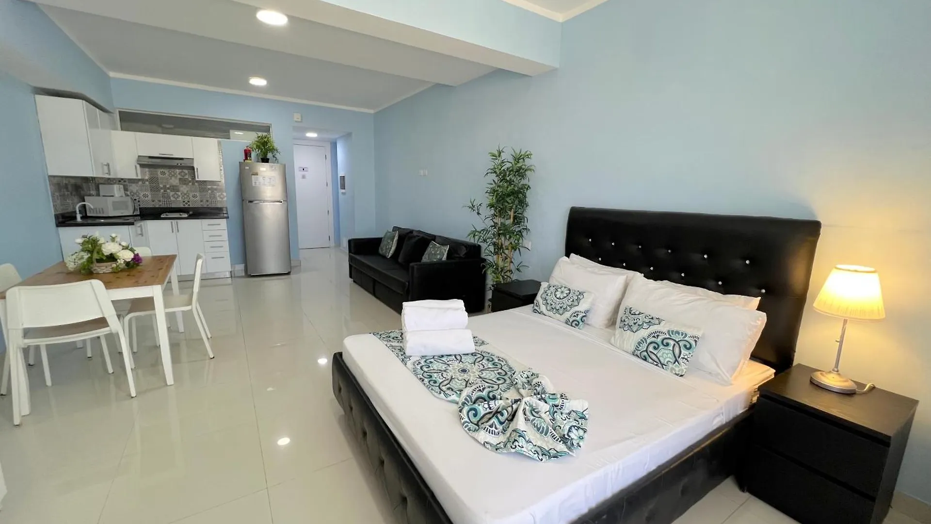 Hotel Vacation Suites With Rooftop Pool, Spa, Restaurants - Playa Los Corales Punta Cana